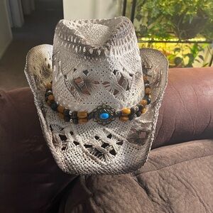 🆕White and brown kick-ass straw cowboy hat. NWT.